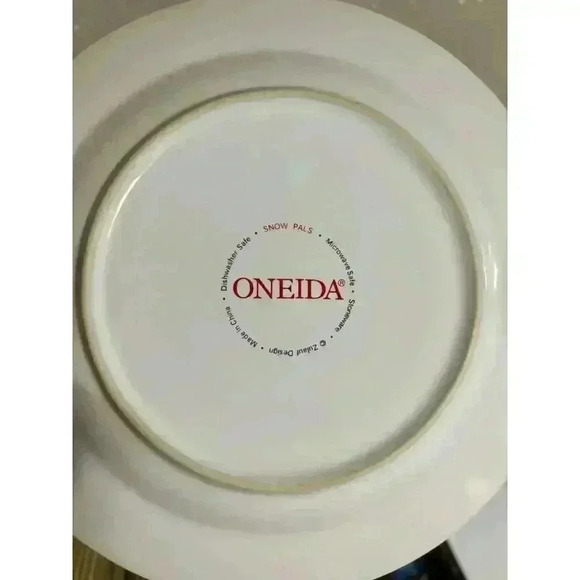 Oneida Snow Pals-Set of 4 Stoneware Salad/Dessert Plates-In Box - Picture 6 of 6